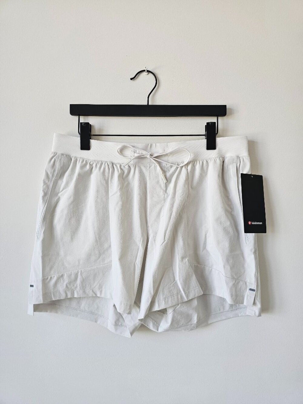 NWT LULULEMON LVPR Light Vapor White License To Train Shorts 5" LL Men's XL